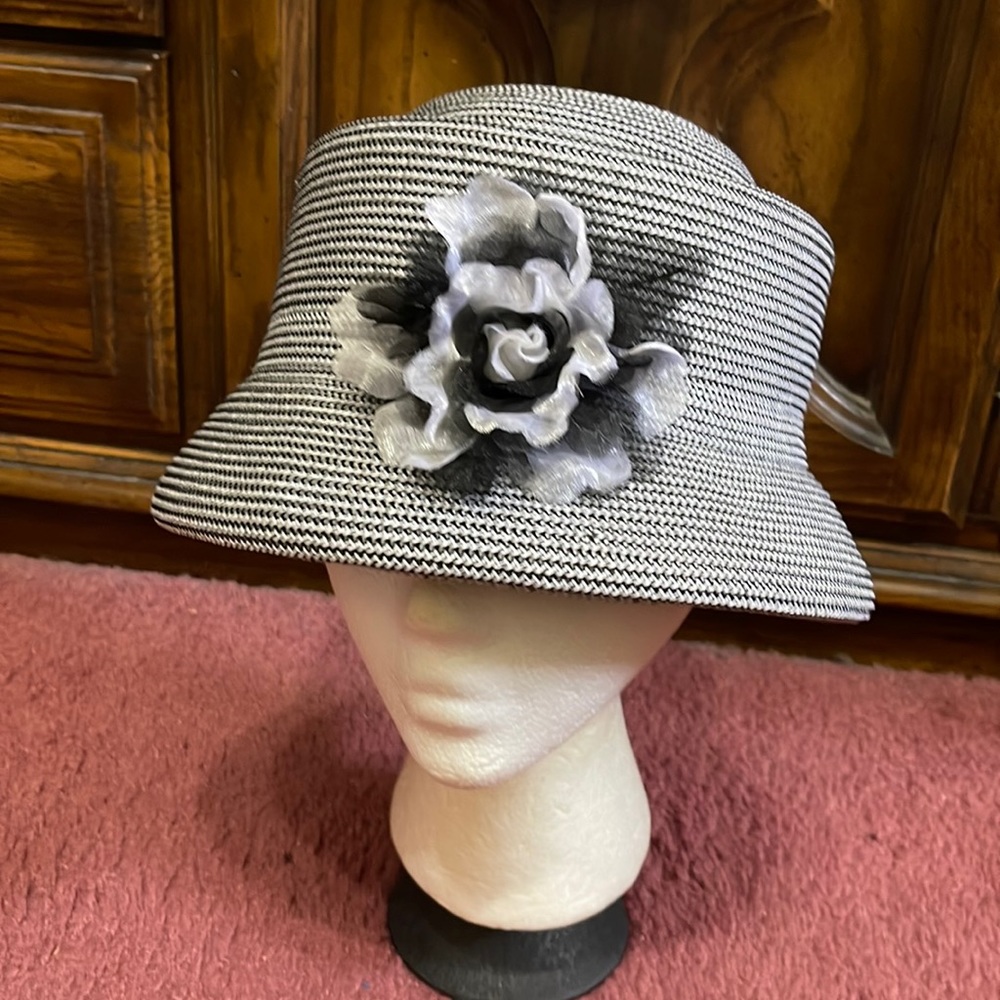 Lord & Taylor Hat